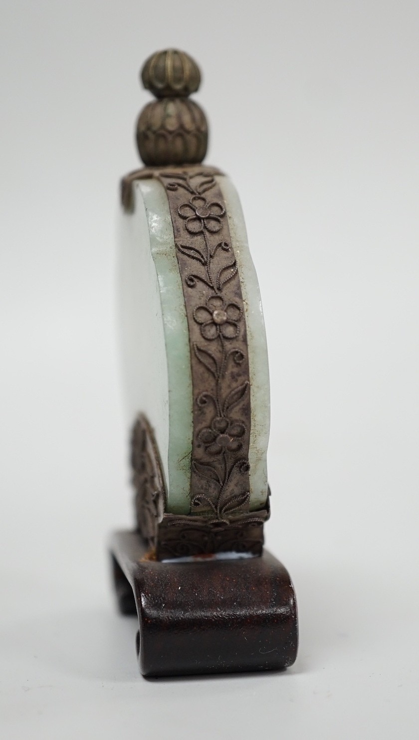 A Chinese jadeite and silver filigree mounted snuff bottle, 20th century